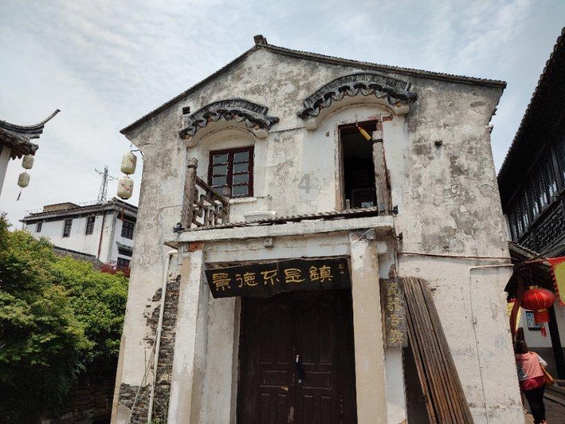 扩大朋友圈,冲击10万辆,岚图铺开2024全新蓝图